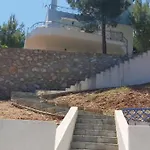 Mikro Amoni Pefkali
