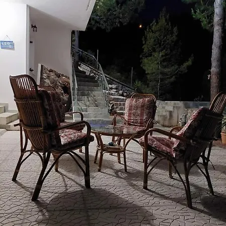 Mikro Amoni Feriehus Pefkali