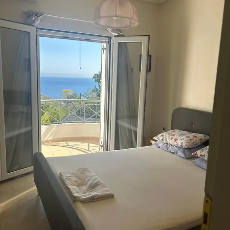 Holiday home Mikro Amoni